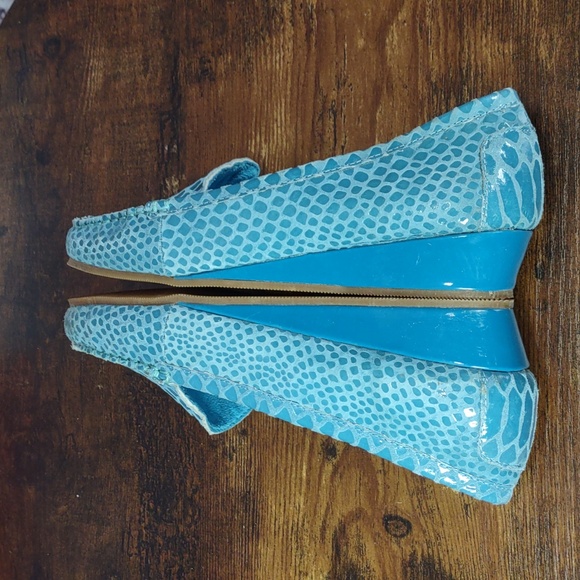 AJ Valenci Embossed Leather Wedge Mocs - Picture 11 of 11